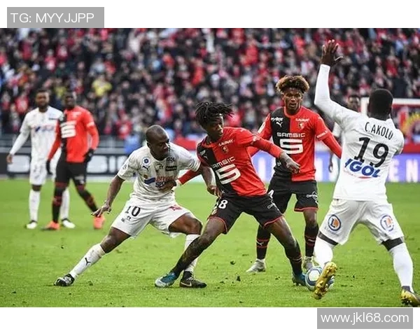 卡马文加：年轻天才在绿茵场上的崛起与未来展望