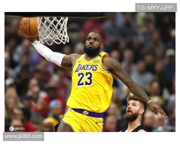 湖人对阵骑士精彩比赛直播全程回顾与分析尽在这里