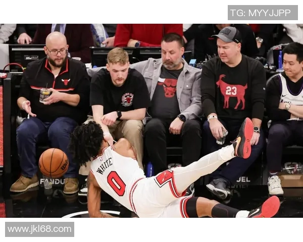 火箭队与公牛队季前赛精彩对决结果揭晓分析与亮点回顾